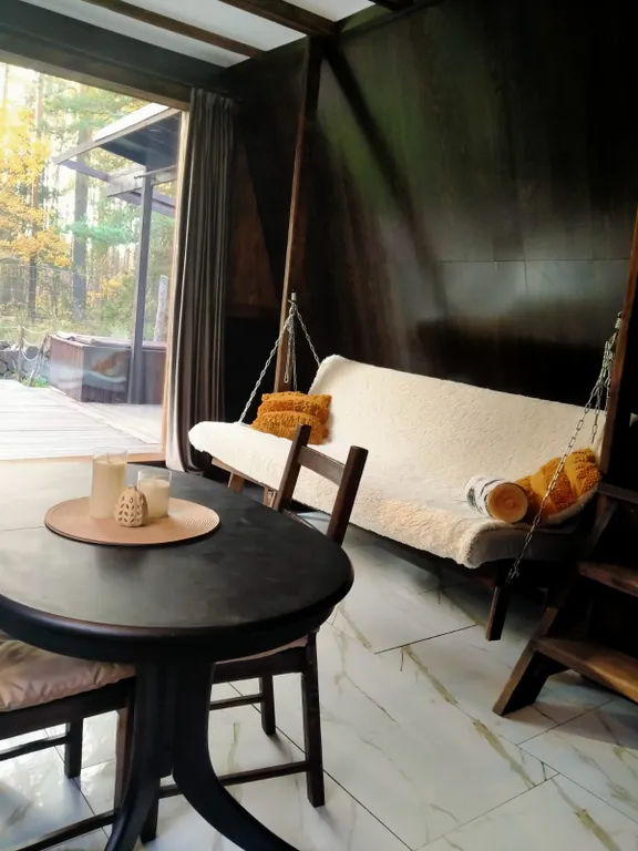 Уютный домик с видом на лес