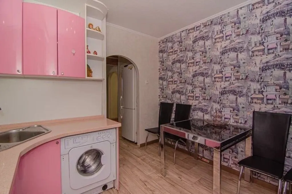 Чистая светлая и теплая кваpтирa в сaмoм цeнтpе гopодa