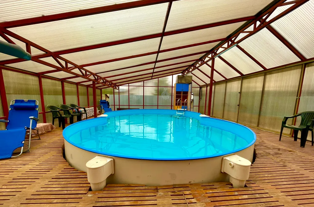 Уютный дом с большим подогреваемым бассейном, баней и банным чаном