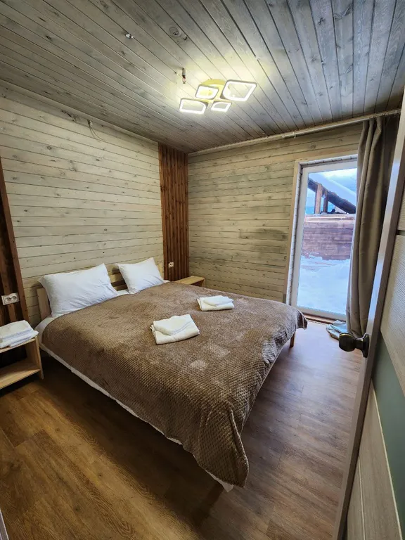 Коттедж с 3 спальнями и видом на озеро