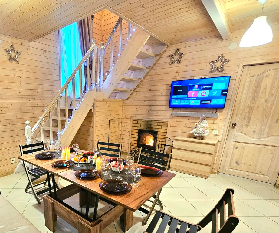 Коттедж Коттедж с баней на дровах и горячем уличным чаном — Снегиревка