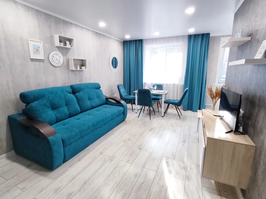 Комфортная трехкомнатная квартира в центре на Полежаева