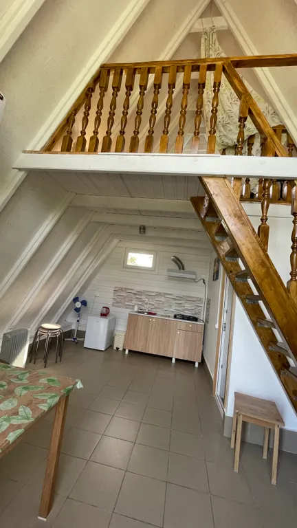 Дом-шалаш с собственной кухней Лдзаа