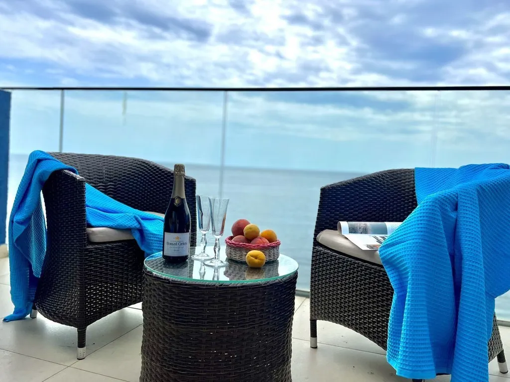 Уютная студия с шикарным видом на море