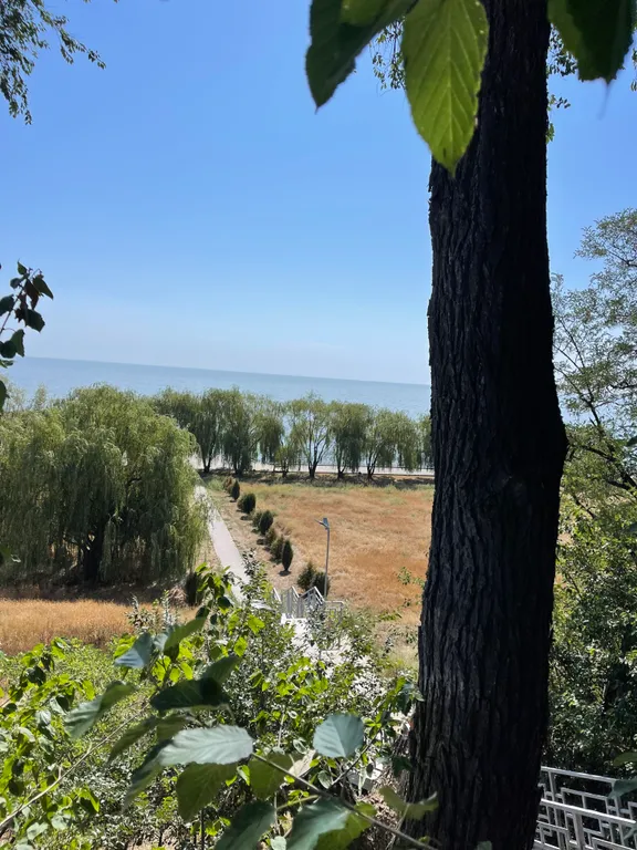 Частный сектор рядом с морем