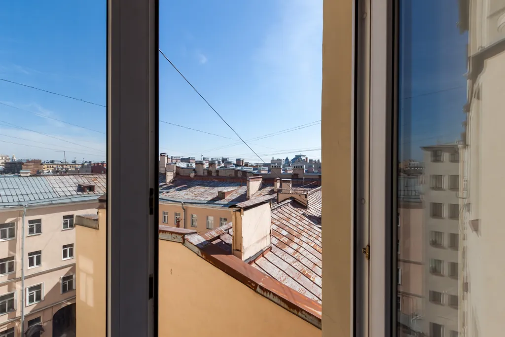 Большая комната на троих человек в центре