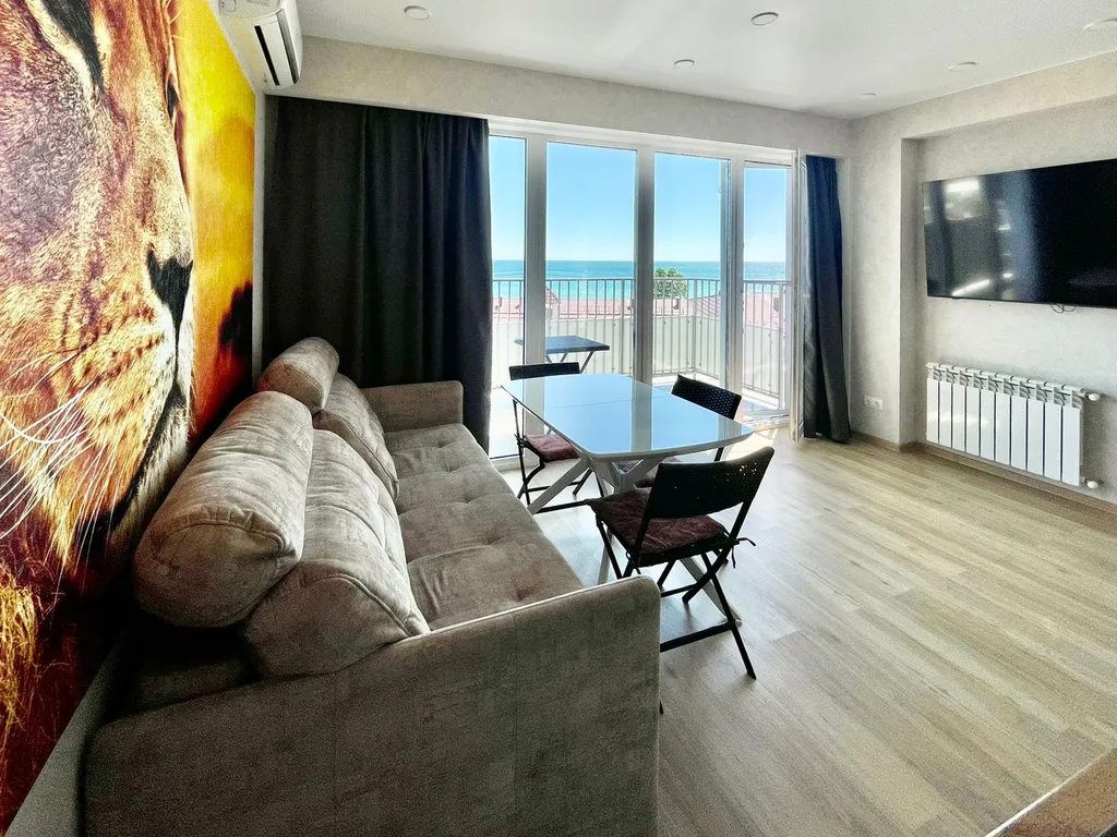 Двухкомнатная квартира с видом на море