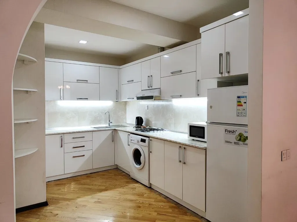 Квартира возле метро Кара Караева — аренда посуточно в Баку