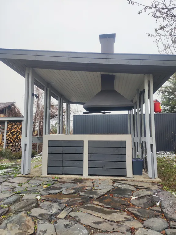 Дом в зелёной части города