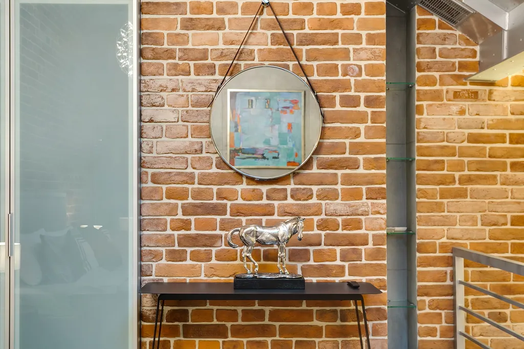 Квартира Квартира Уютный двухуровневый лофт Smart Host на острове Балчуг — Москва