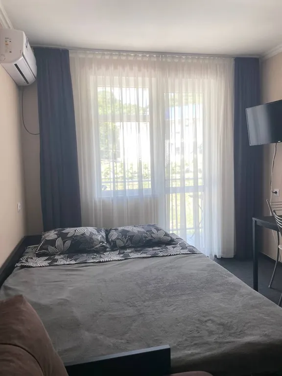 Тихий апартамент с кухонной зоной и стиральной машинкой