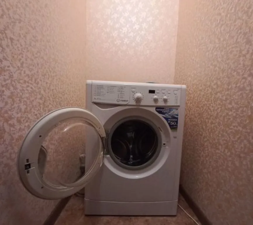 Сдается квартира в центре левобережья с двумя диванами.