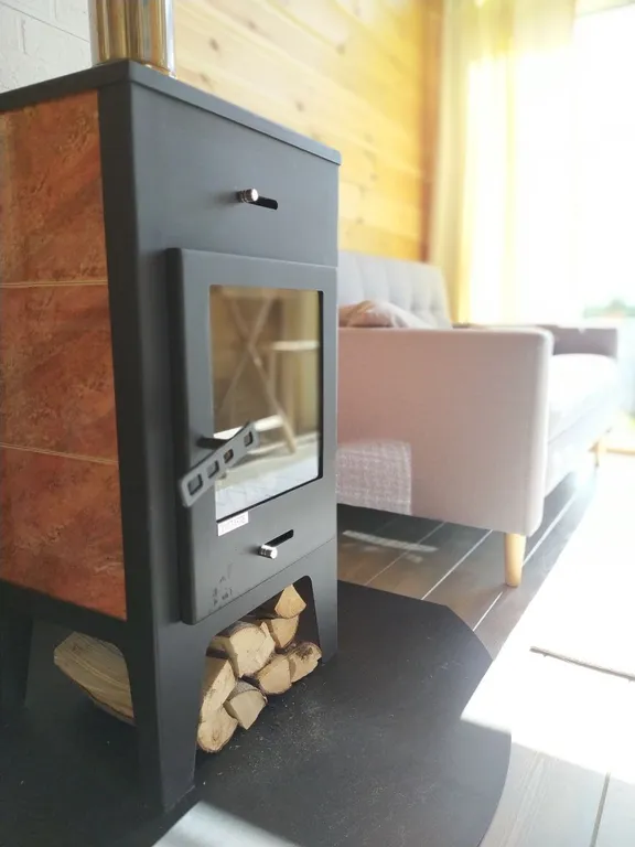 Домик с баней и купелью на дровах на участке 20 соток