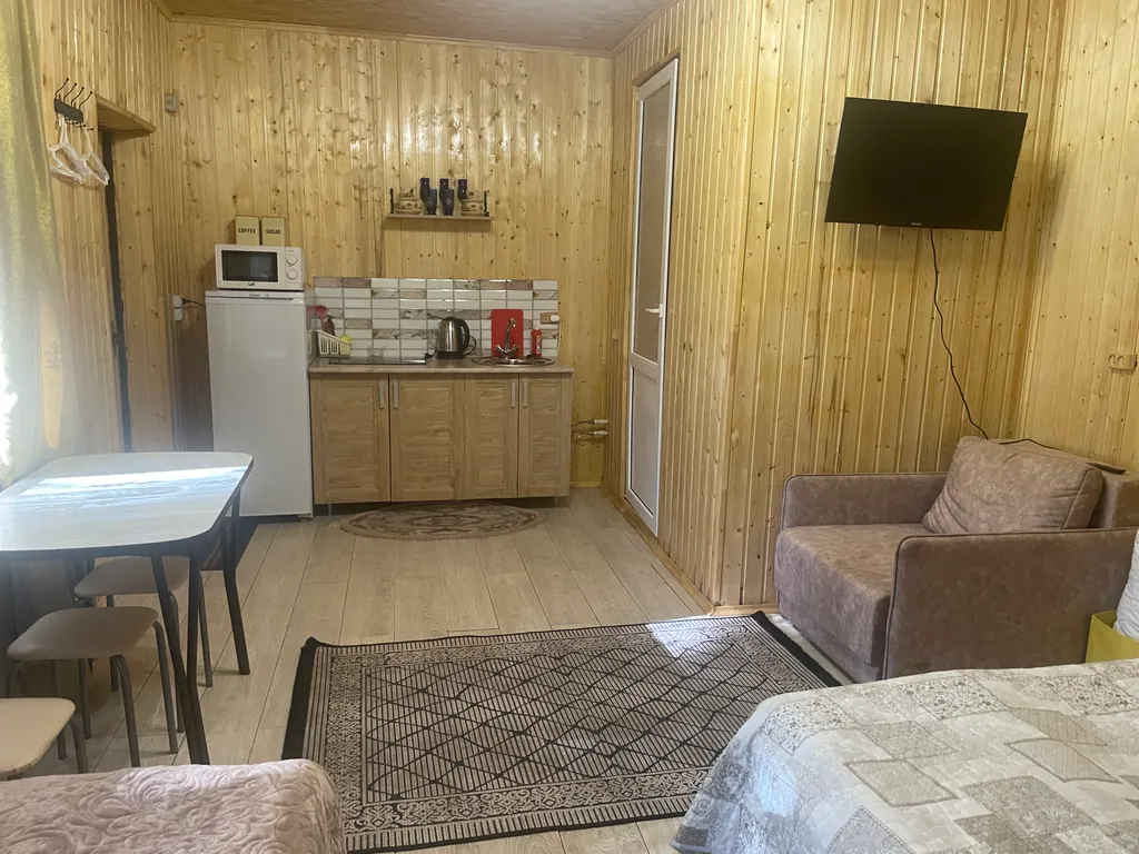 Домик с видом на горы