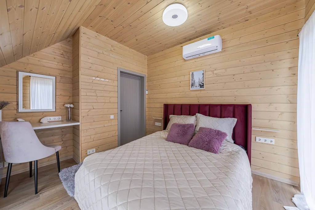 Дом у озера с чаном