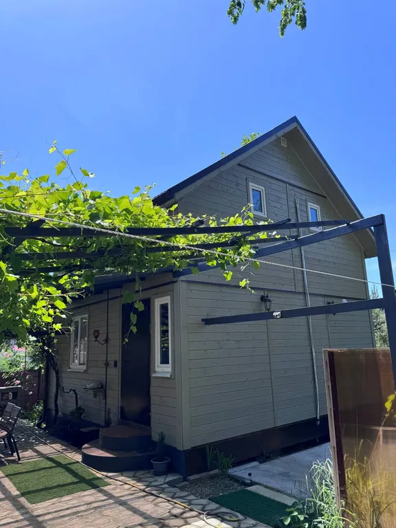 Новый и экологичный дом с бассейном у моря