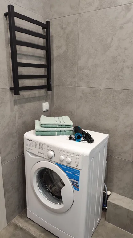 Уютная двухкомнатная квартира в новом жк на берегу озера