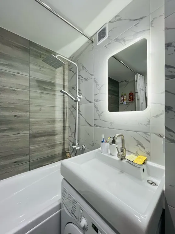 Новая квартира-студия около ТРК Алмаз