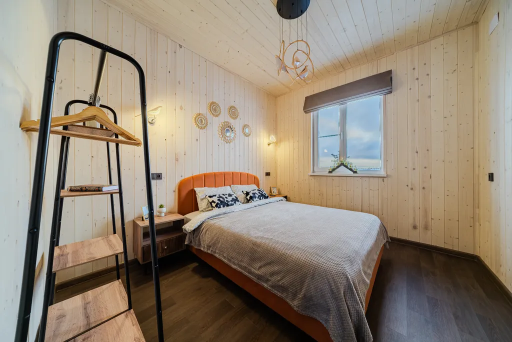 Новый дом с большим столом, кинотеатром, баней