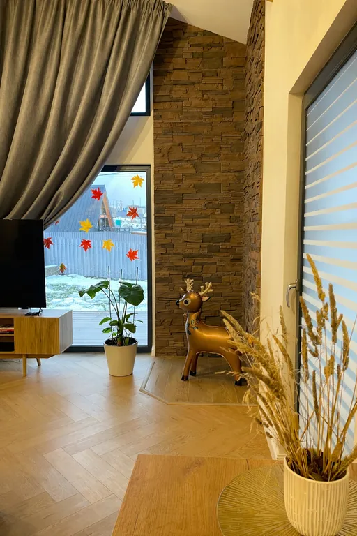 Коттедж Уютный загородный дом у живописного озера, с шикарной новогодней елкой — Санкт-Петербург