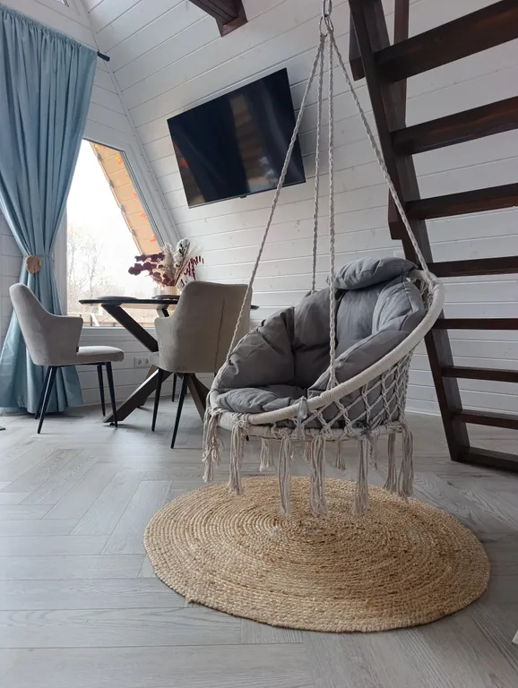 Домик у озера