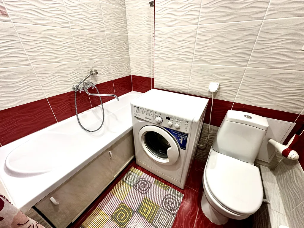 Студия рядом с ТЦ Еж и Дворцом молодежи