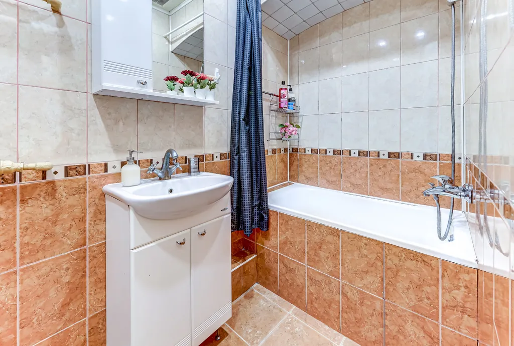 Ryss' 2BR Apt on Nevsky 136