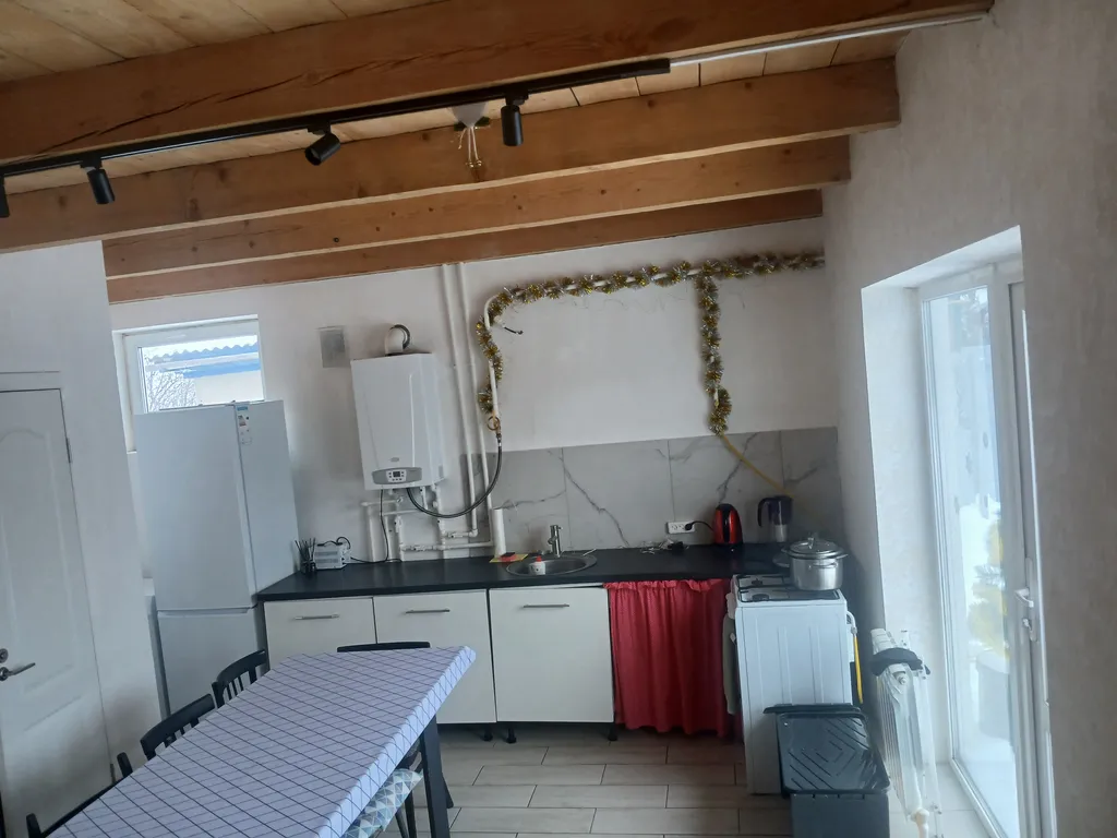 Уютный двухэтажный дом на берегу озера горнолыжный комплекс Кандрыкуль