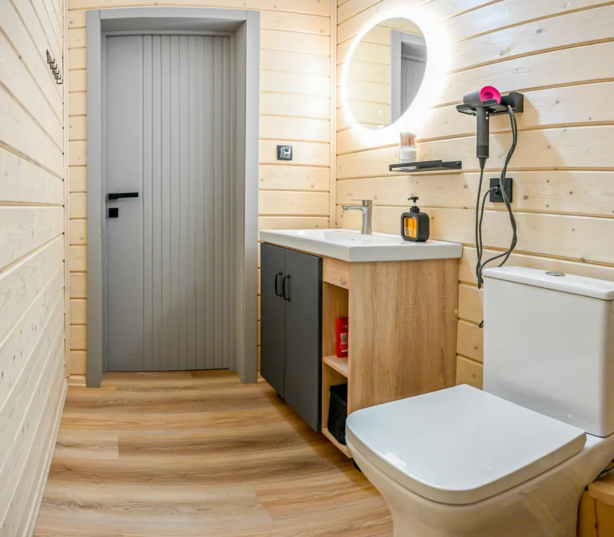 Уютный коттедж БарнХаус с сауной (включена) и сибирским чаном