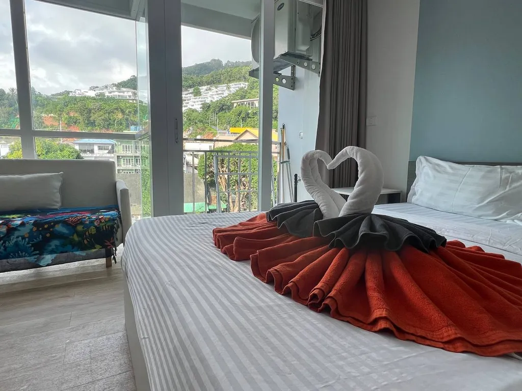 Ката, студия после ремонта с красивым видом на горы, 5 этаж