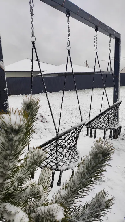 Уютный дом на берегу озера