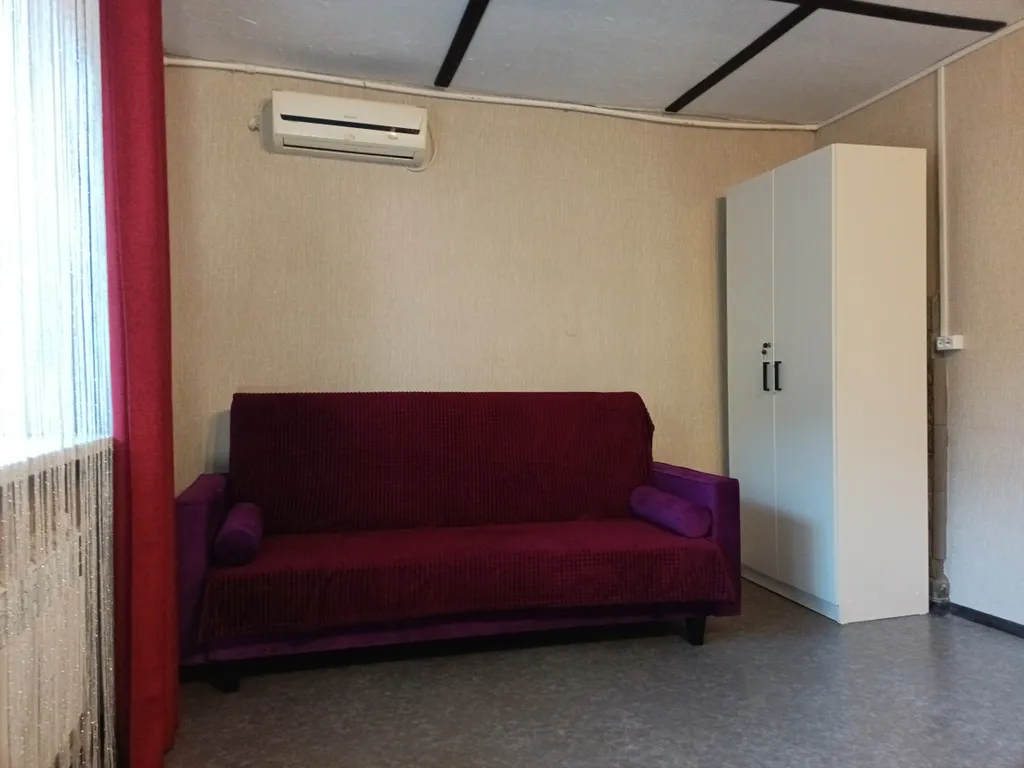 Небольшая квартира-студия с двориком