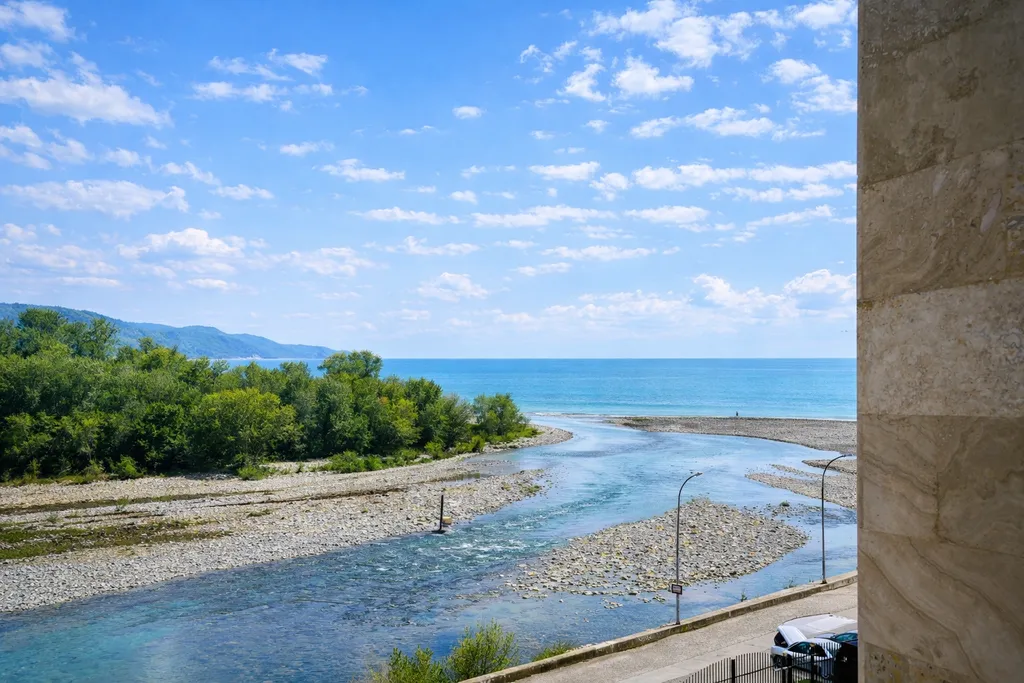 Квартира Квартира Лофт студия с балконом и видом на море и горы — Лазаревское