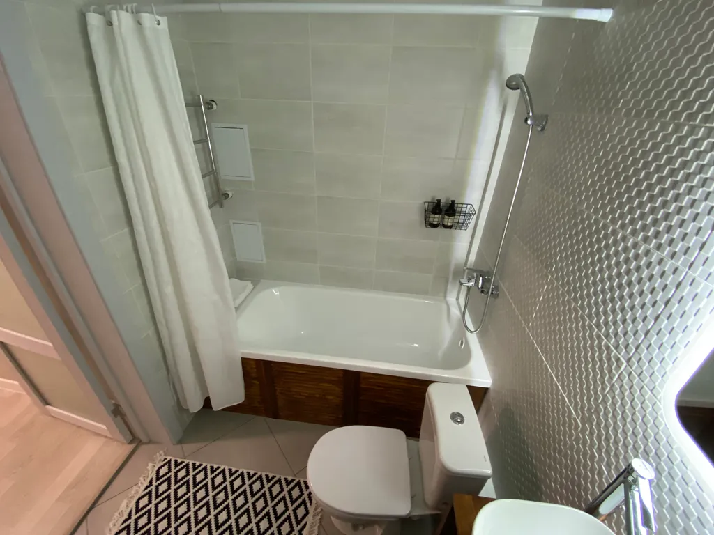 Красивая, новая, уютная студия недалеко от моря