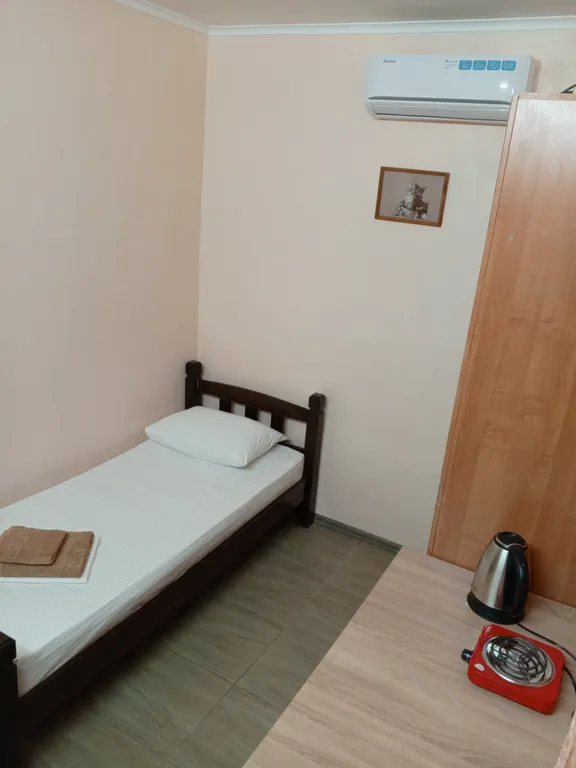 Комната с отдельным входом в частном секторе