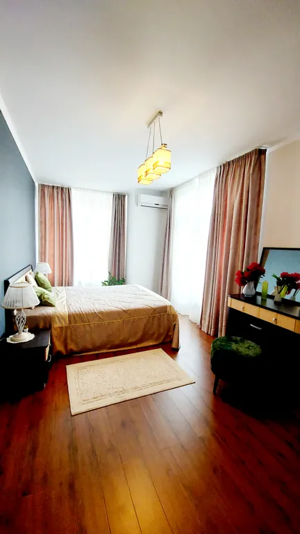 Коттедж Отдельный двухэтажный дом с уютным двором — Геленджик