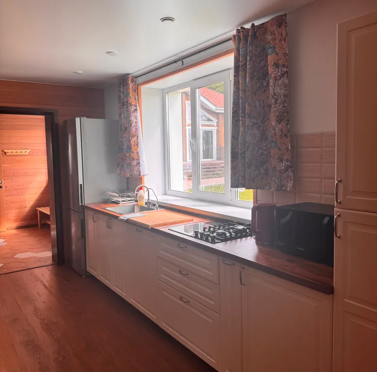 Двухэтажный дом с мангальным комплексом и баней