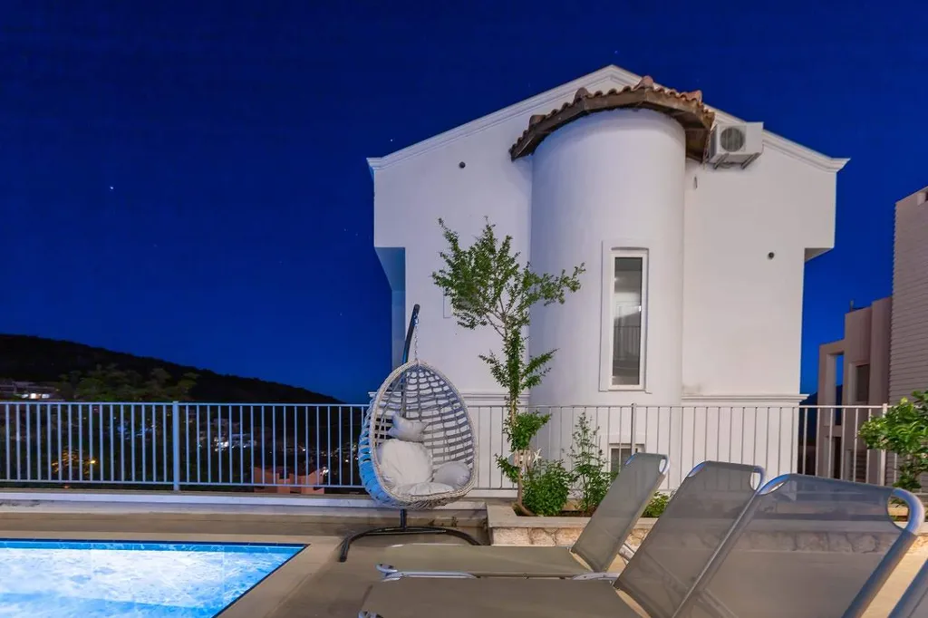 Вилла с видом на море