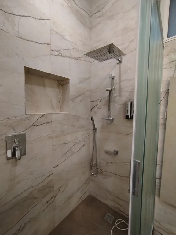 Люкс апартаменты в центре города с выходом на террасу