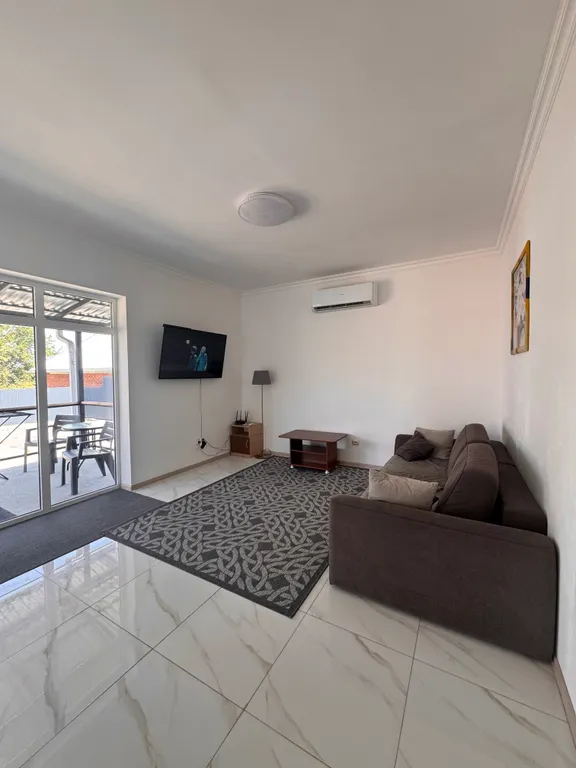 Уютный дом в черте города