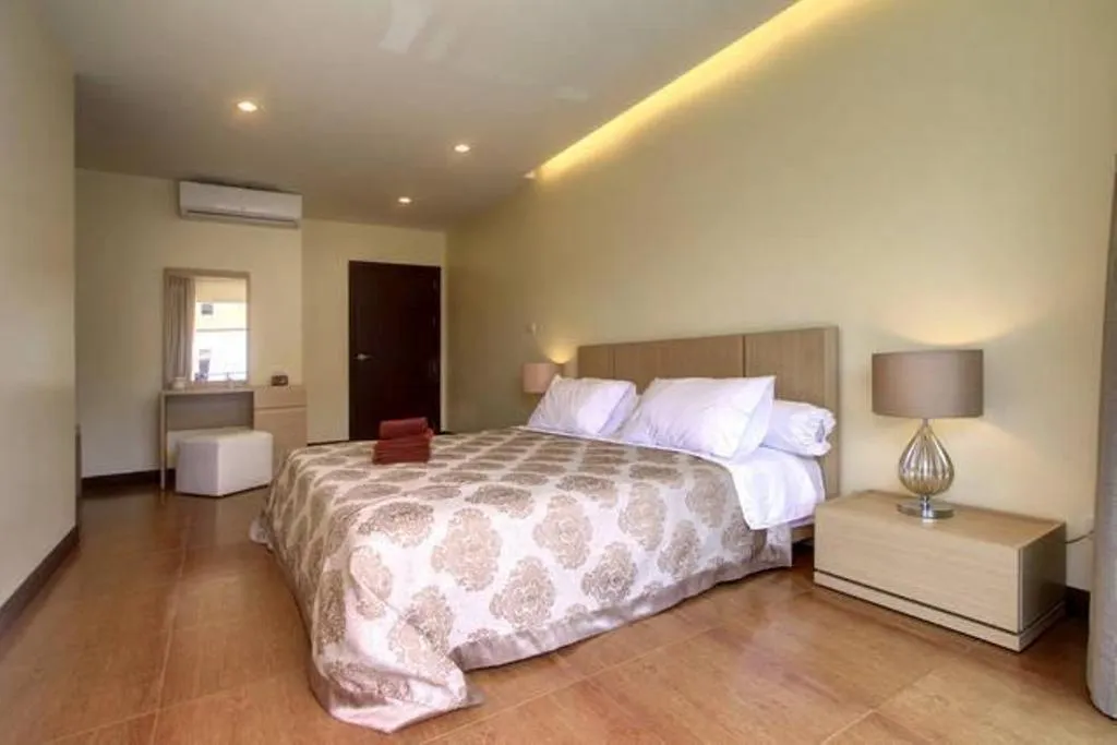 Таунхаус с тремя спальнями, Камала, Пхукет