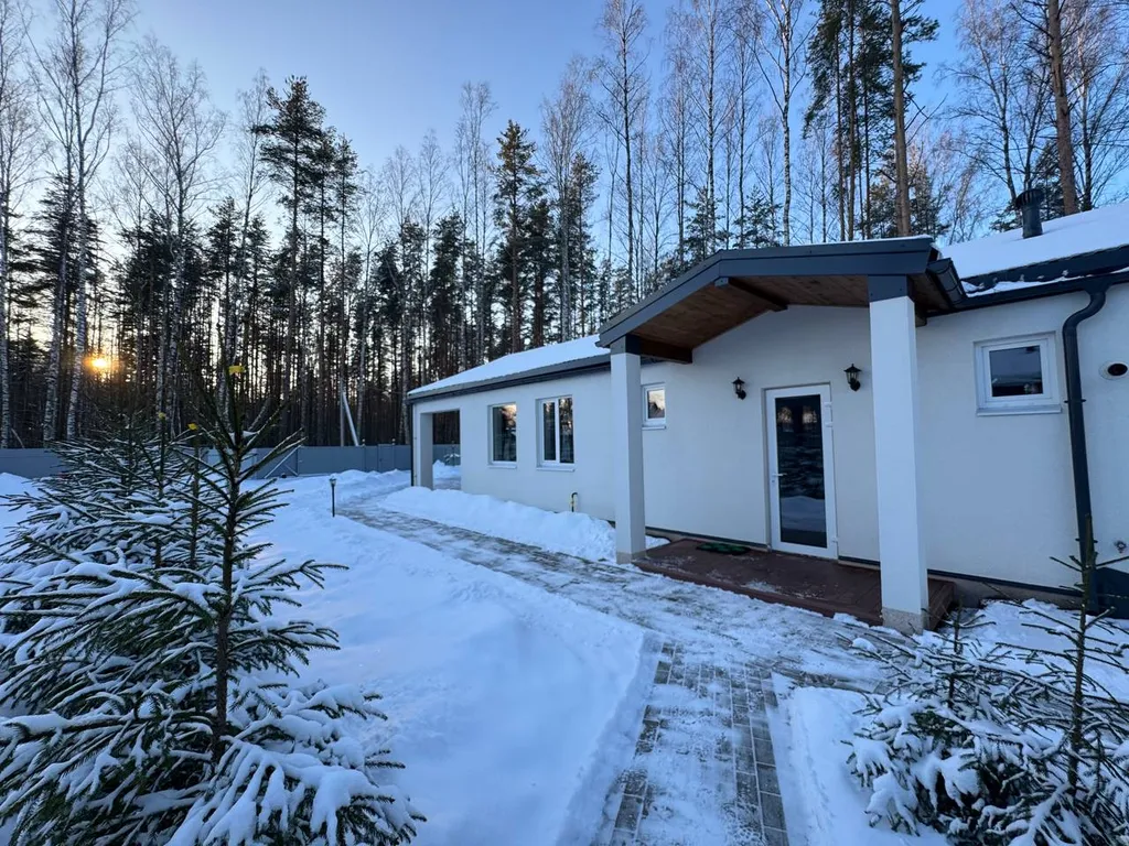 Коттедж Новый Коттедж с видом на лес и в трех минутах от изумрудного карьера — Мга