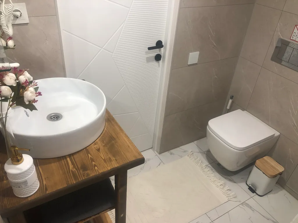 Дом у озера в стиле А-frame