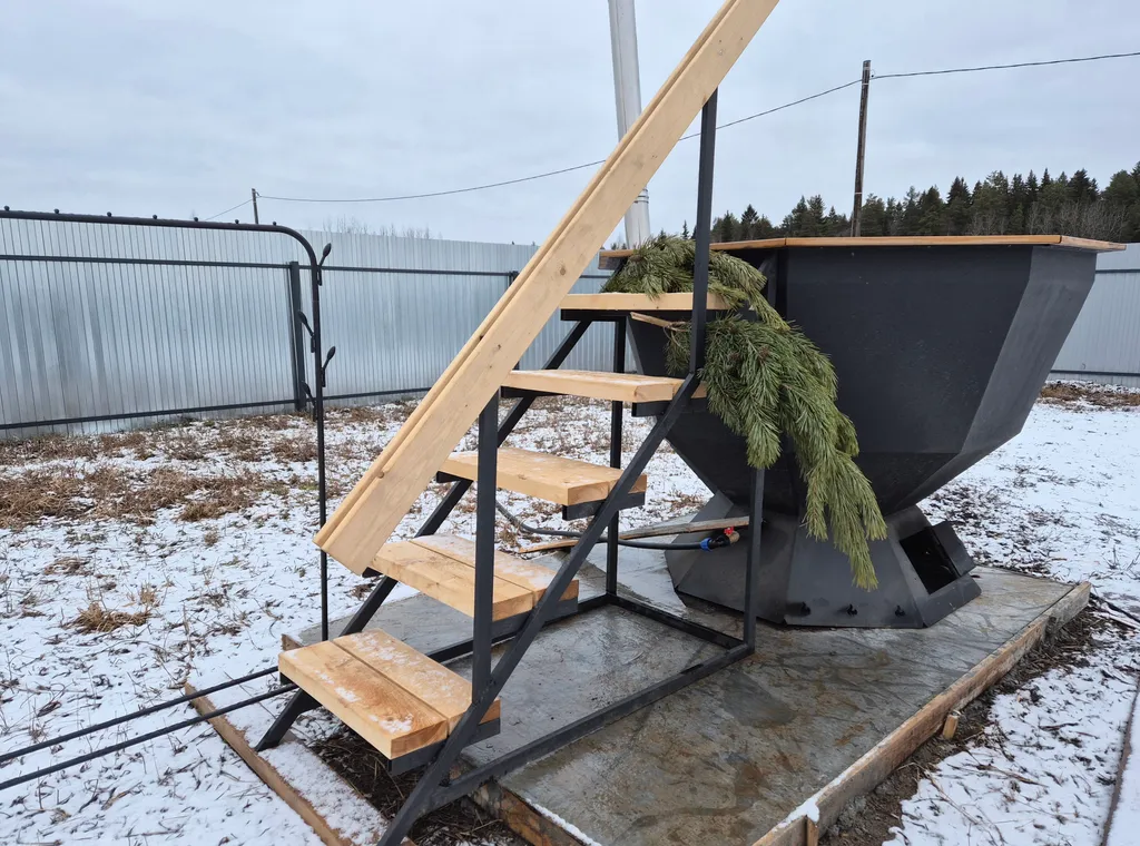 Дом на берегу леса