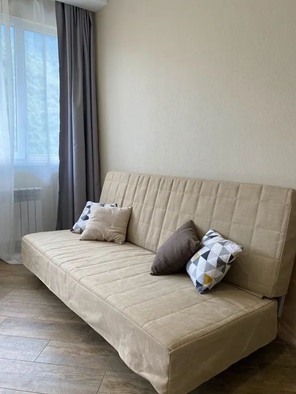 Евродвухкомнатный апартамент с балконом и видом на пик Аибга