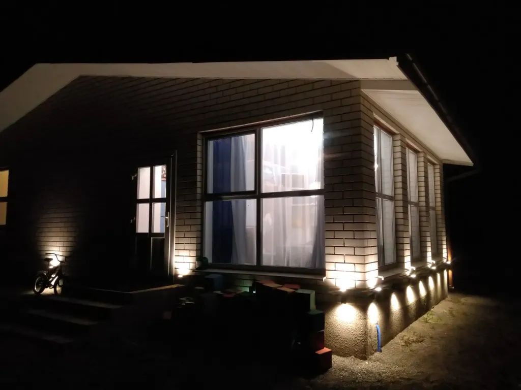 Дом усадьбы Александровские Горы на берегу озера Кривое