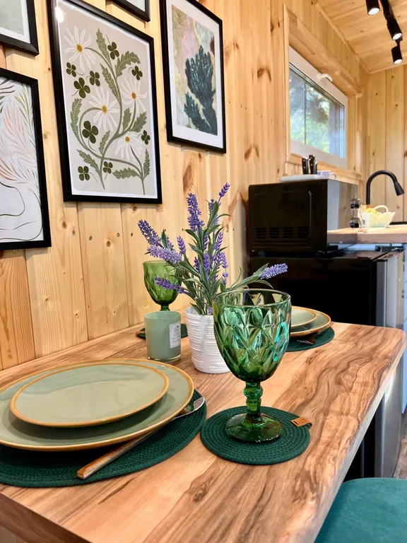 Атмосферный дом в соснах