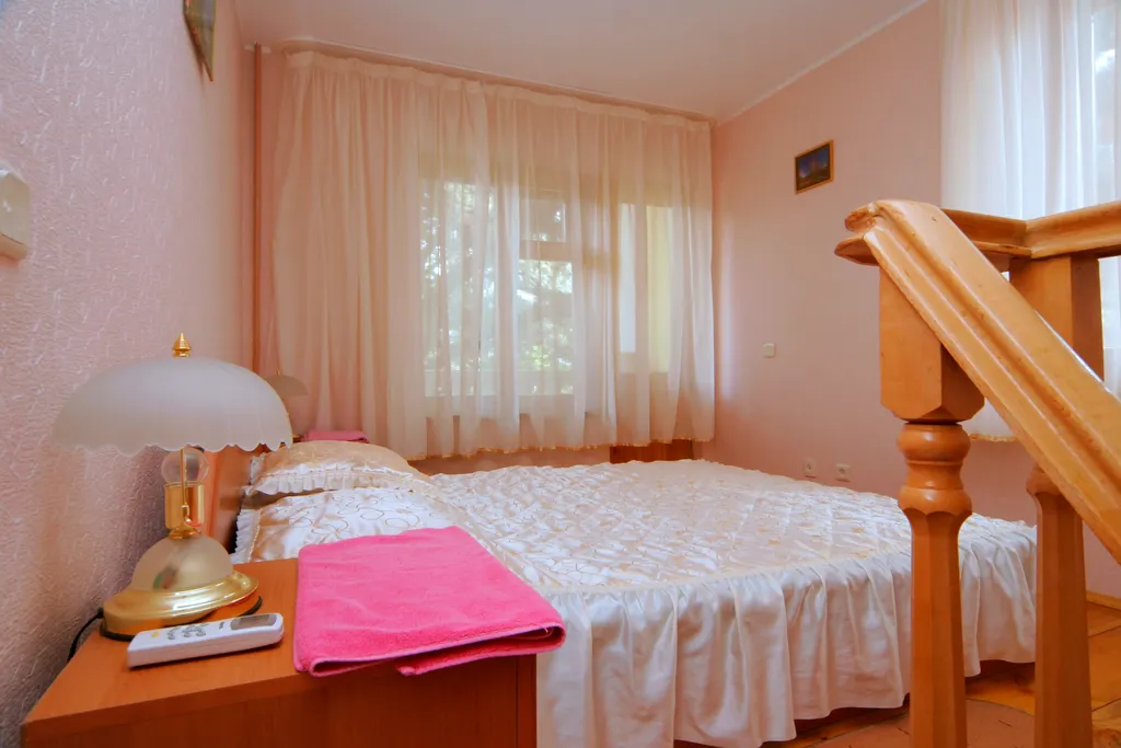 комната №6 -двухкомнатная в двух уровнях