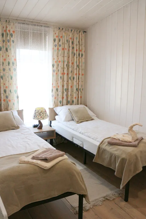 Уютный новый дом с сауной включена в стоимость и видом на озеро и лес