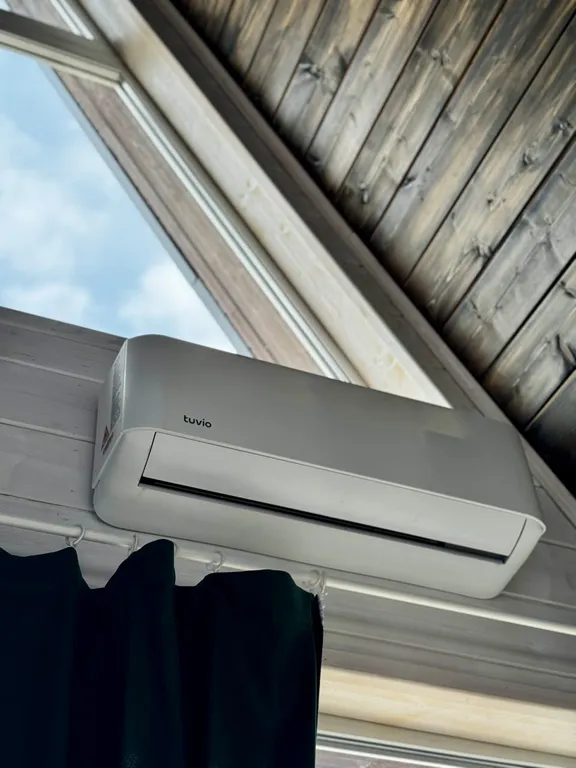 Дом-шалаш A-frame с большим глубоким бассейном и баня на дровах